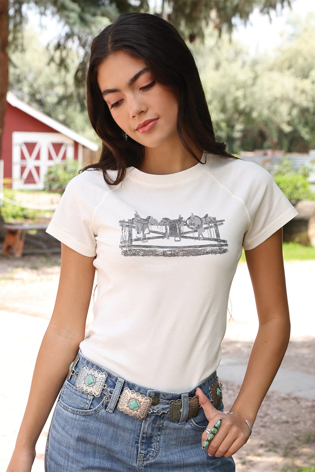 Cinch Womens White Cropped Graphic Tee